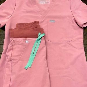 LIMITED EDITION FIGS HIGH WAISTED ZAMORA JOGGERS ONLY